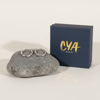 עגילי חישוק עבים עם טקסטורה