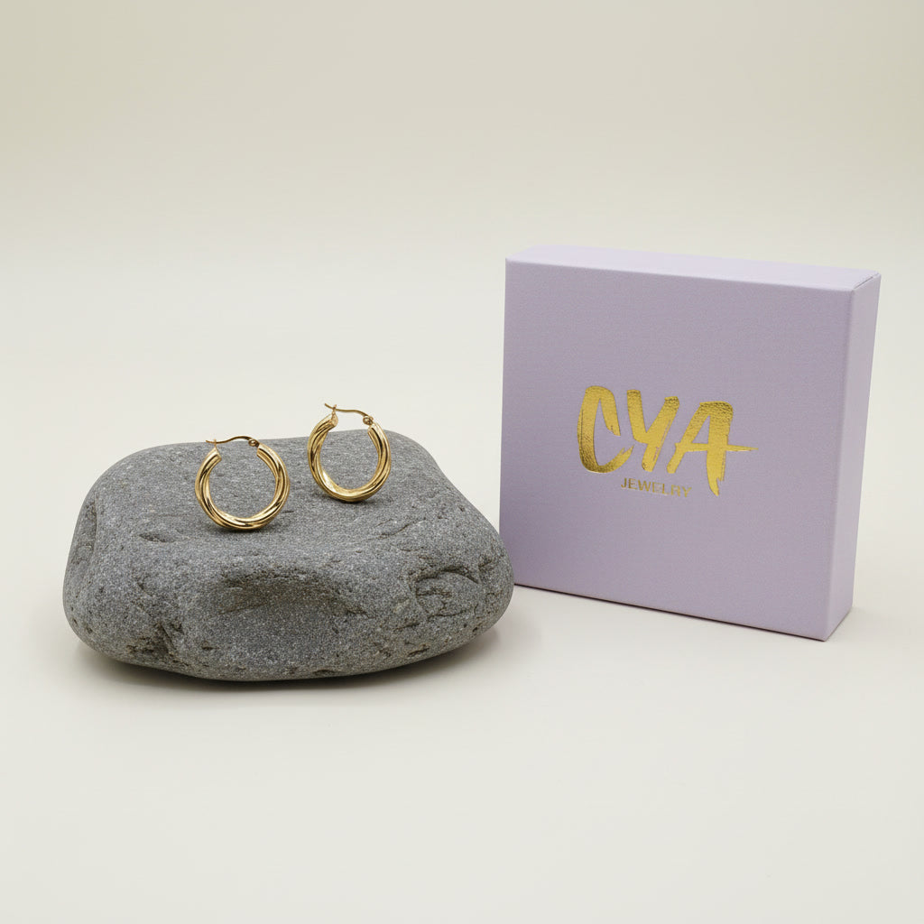 עגילי חישוק עבים עם טקסטורה