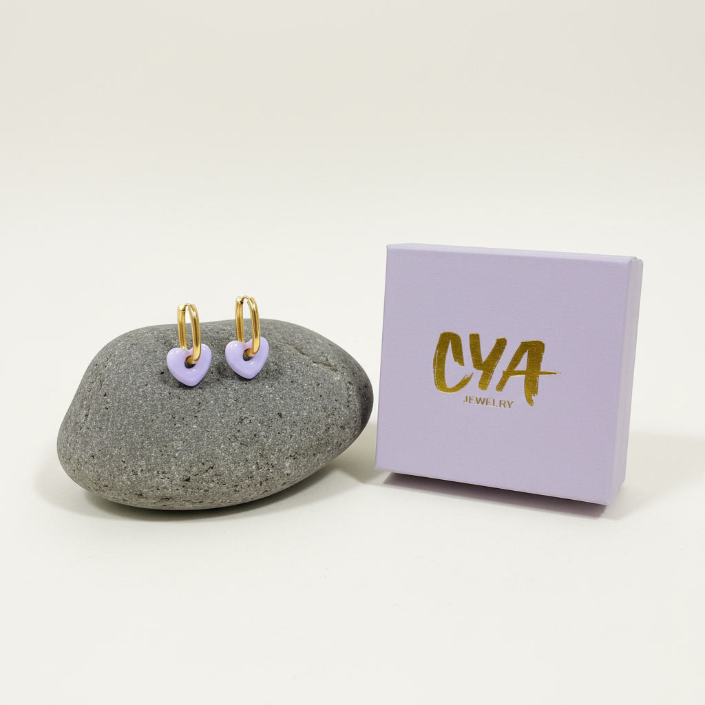 עגילי חישוק אובלי צ׳ארמ לב היפי סגול