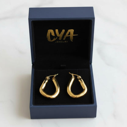 עגיל חישוק עם טוויסט