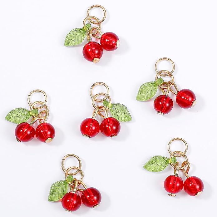 צ׳ארמ דובדבן פלסטיק עם חיבור זהב