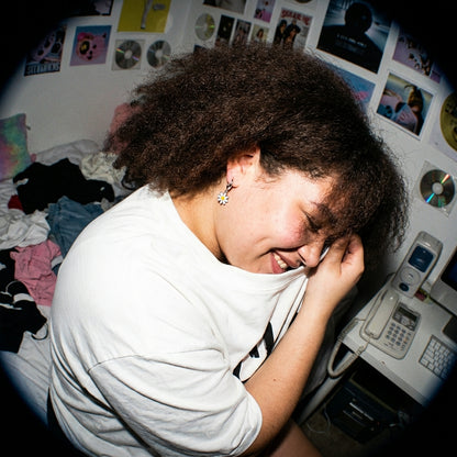 עגילי חישוק צ׳ארמ חרצית