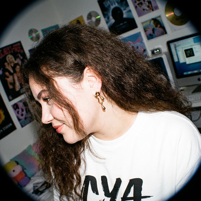 עגילים נוזלים בשיק ברמות