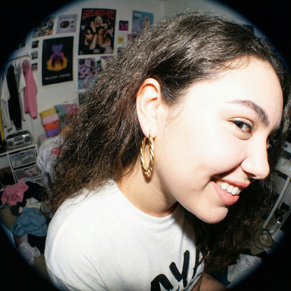 עגילי חישוק מסולסלים