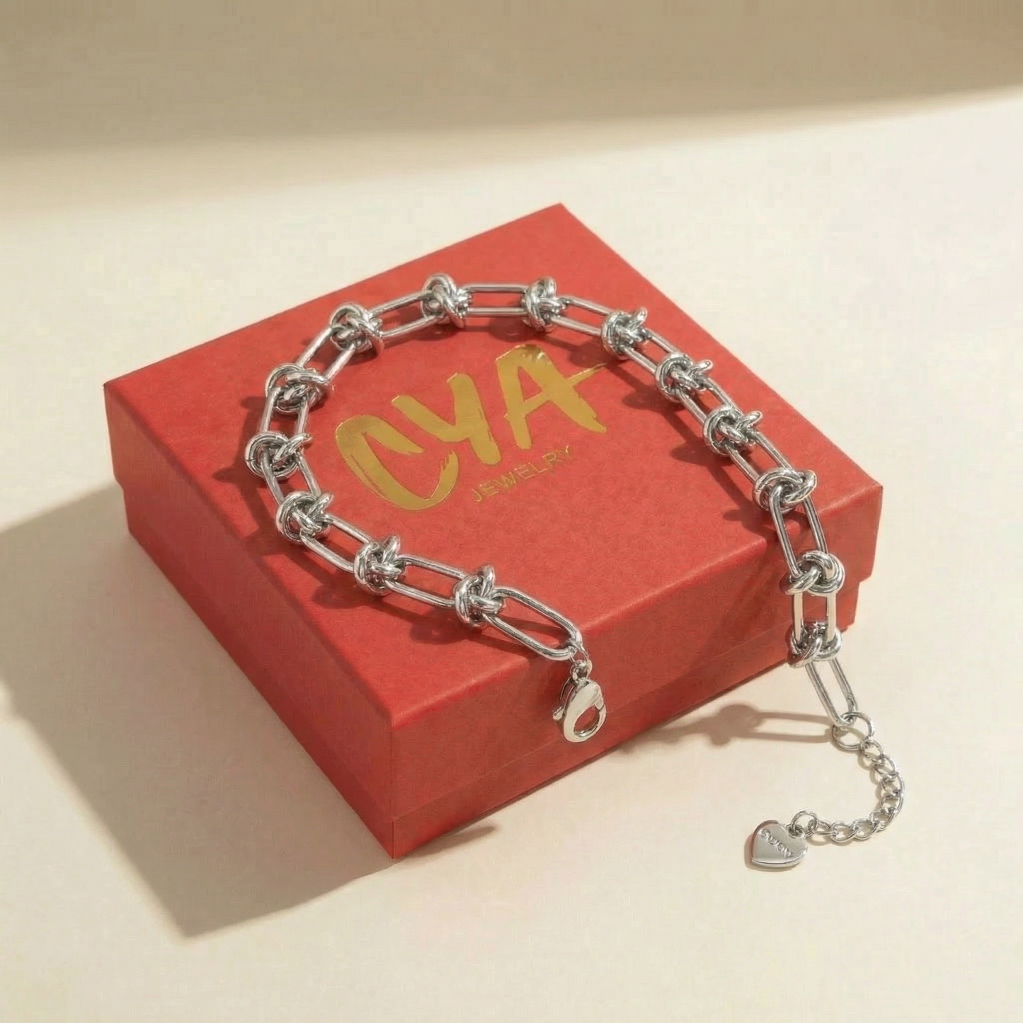 צמיד גורמט עם טוויסט